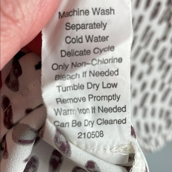 Cabi Animal Print Faux Wrap Long Sleeve Blouse Size S - Picture 8 of 8